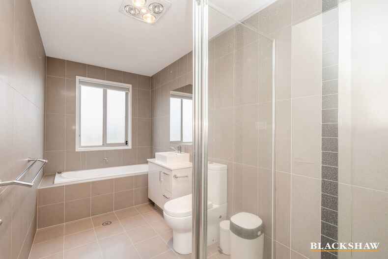 10/29 Bott Crescent Casey 10/29 Bott Crescent Casey