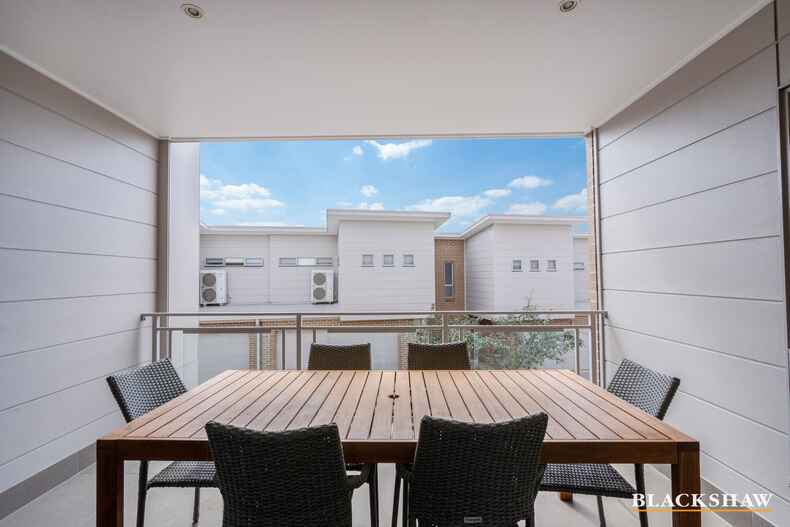 10/29 Bott Crescent Casey 10/29 Bott Crescent Casey