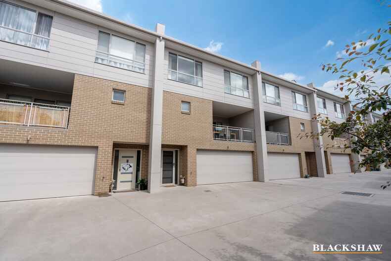 10/29 Bott Crescent Casey 10/29 Bott Crescent Casey