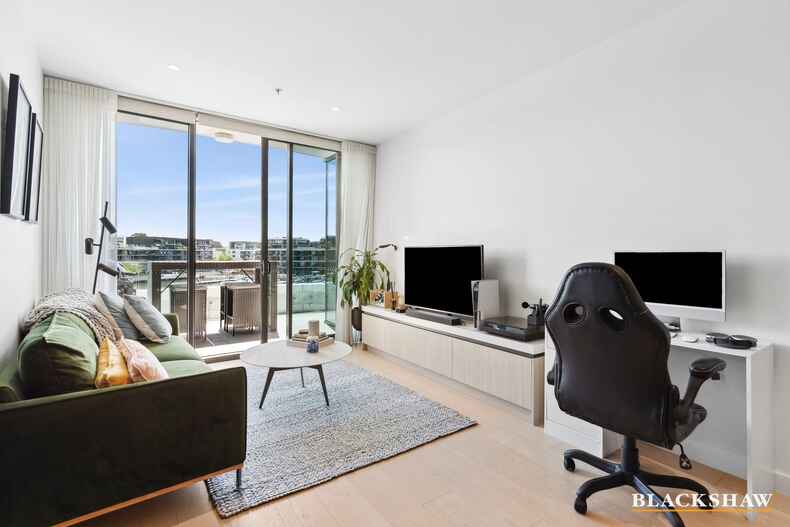 302/45 Honeysett View Kingston