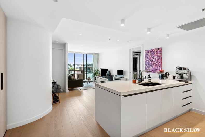 302/45 Honeysett View Kingston