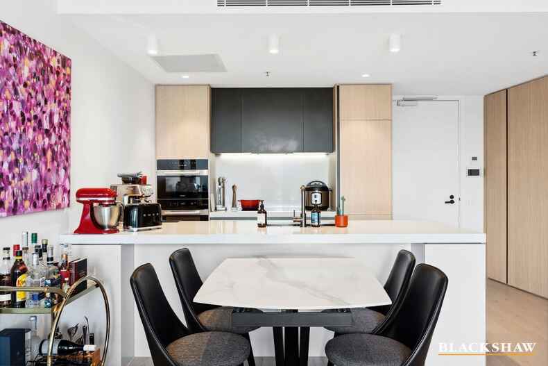 302/45 Honeysett View Kingston