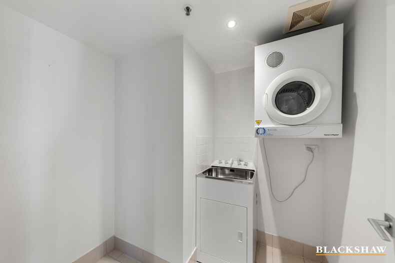 68/2 Edinburgh Avenue City