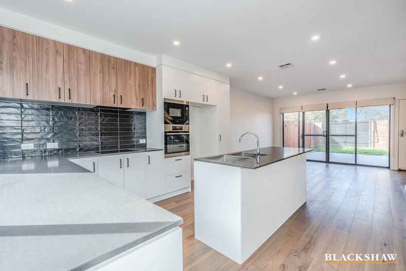 50/33 Braybrooke Street Bruce