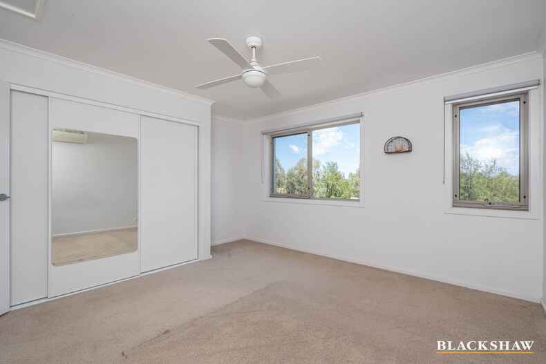 9/20 Clare Burton Crescent Franklin