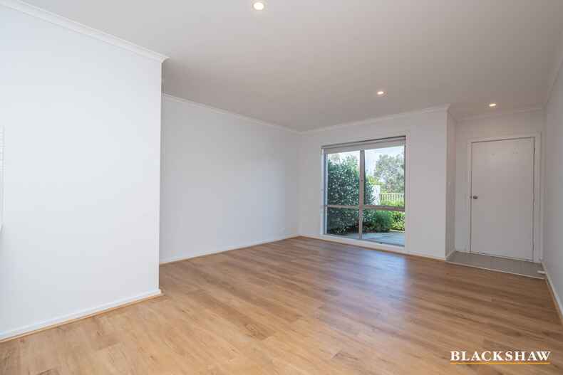 9/20 Clare Burton Crescent Franklin