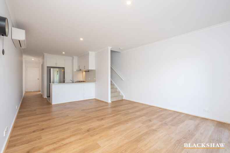 9/20 Clare Burton Crescent Franklin