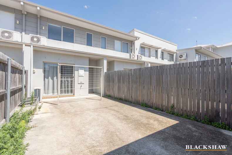 9/20 Clare Burton Crescent Franklin