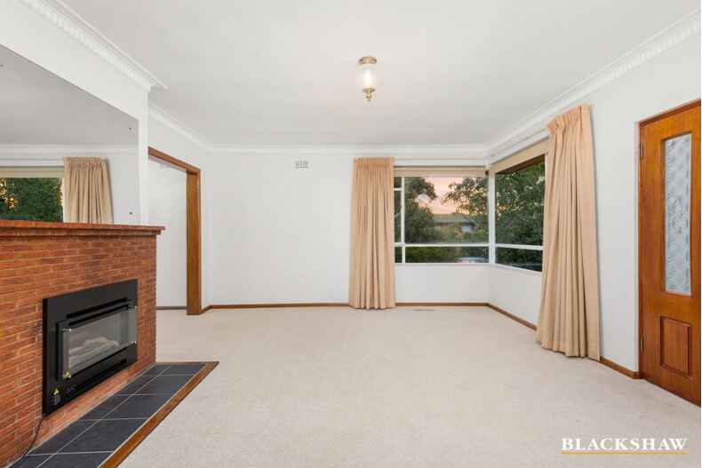 16 Hopetoun Circuit Deakin