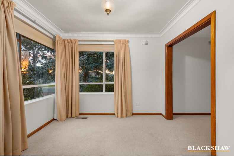 16 Hopetoun Circuit Deakin