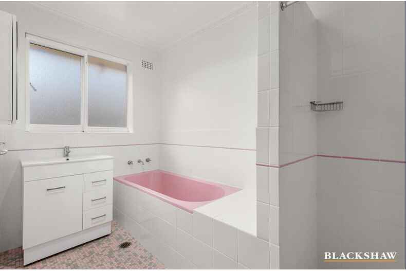 16 Hopetoun Circuit Deakin