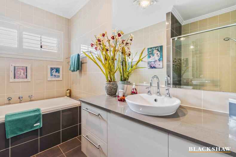 18 John Penn Drive Tomakin 18 John Penn Drive Tomakin