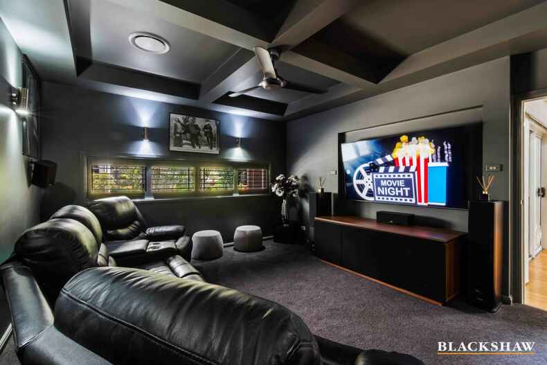 18 John Penn Drive Tomakin 18 John Penn Drive Tomakin