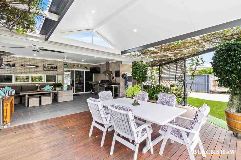 18 John Penn Drive Tomakin 18 John Penn Drive Tomakin