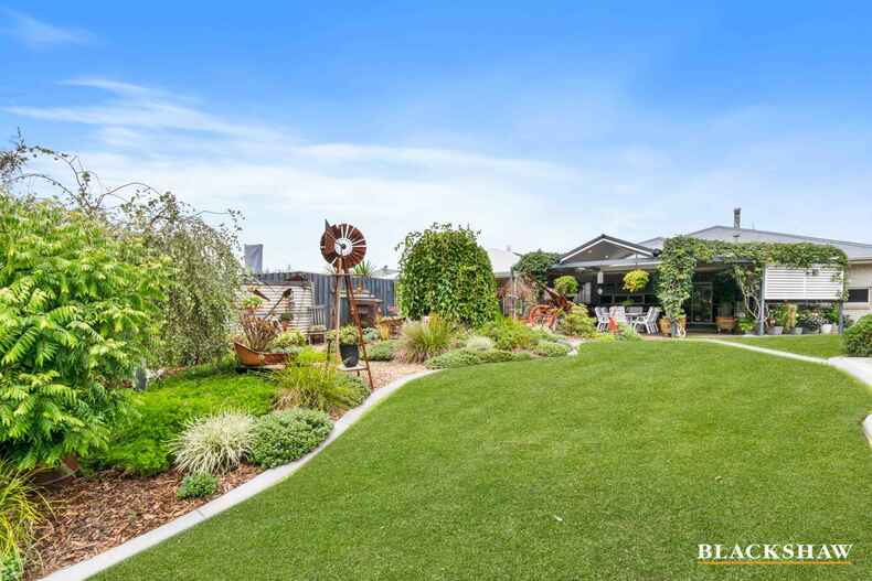 18 John Penn Drive Tomakin 18 John Penn Drive Tomakin