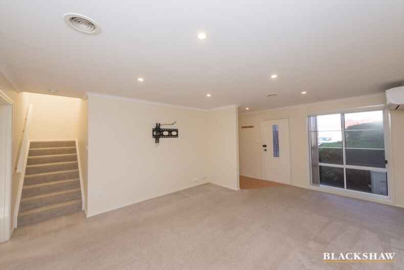 2/3 Barrington Crescent Amaroo