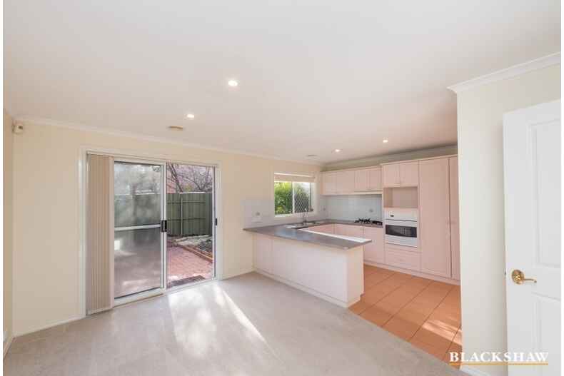 2/3 Barrington Crescent Amaroo
