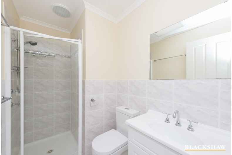 2/3 Barrington Crescent Amaroo