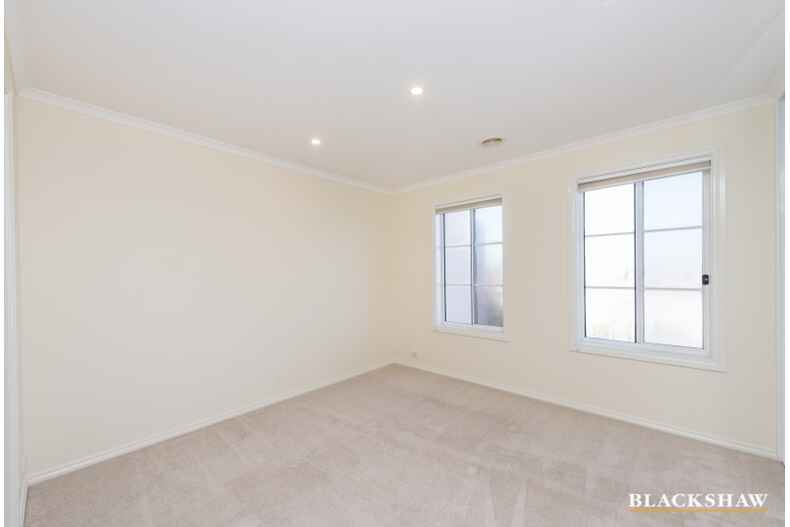 2/3 Barrington Crescent Amaroo