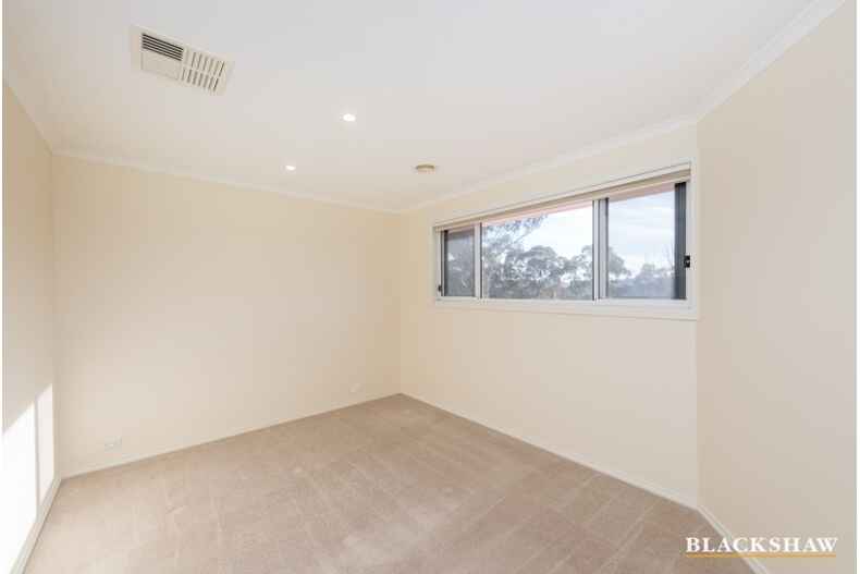 2/3 Barrington Crescent Amaroo