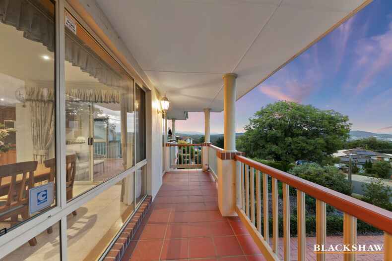 22 Martens Crescent Weston 22 Martens Crescent Weston