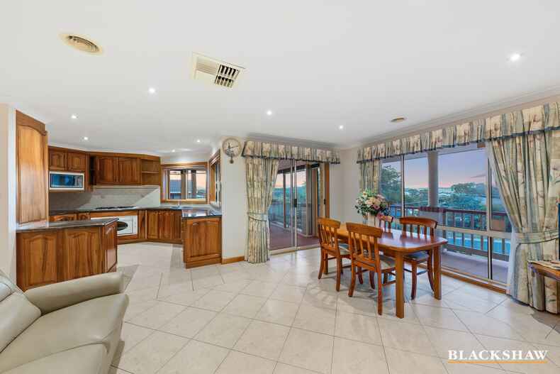 22 Martens Crescent Weston 22 Martens Crescent Weston