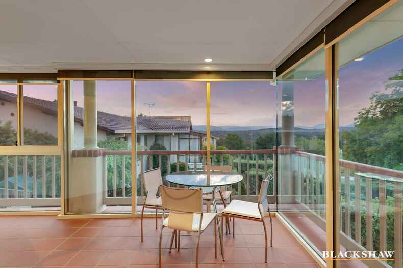 22 Martens Crescent Weston 22 Martens Crescent Weston