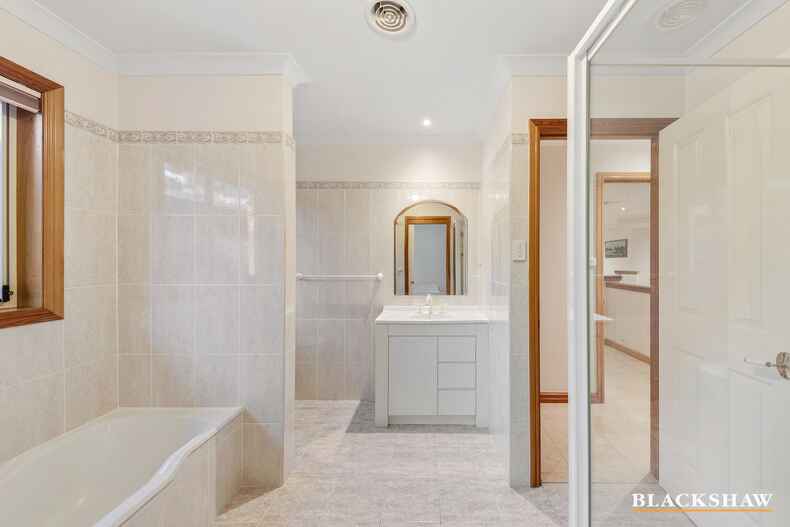 22 Martens Crescent Weston 22 Martens Crescent Weston