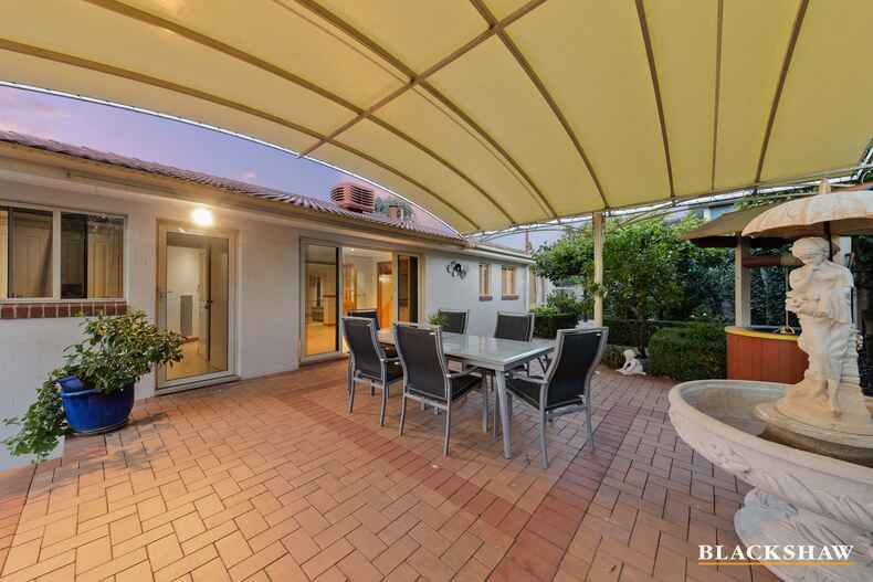 22 Martens Crescent Weston 22 Martens Crescent Weston