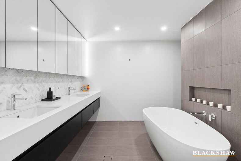 20/7 State Circle Forrest