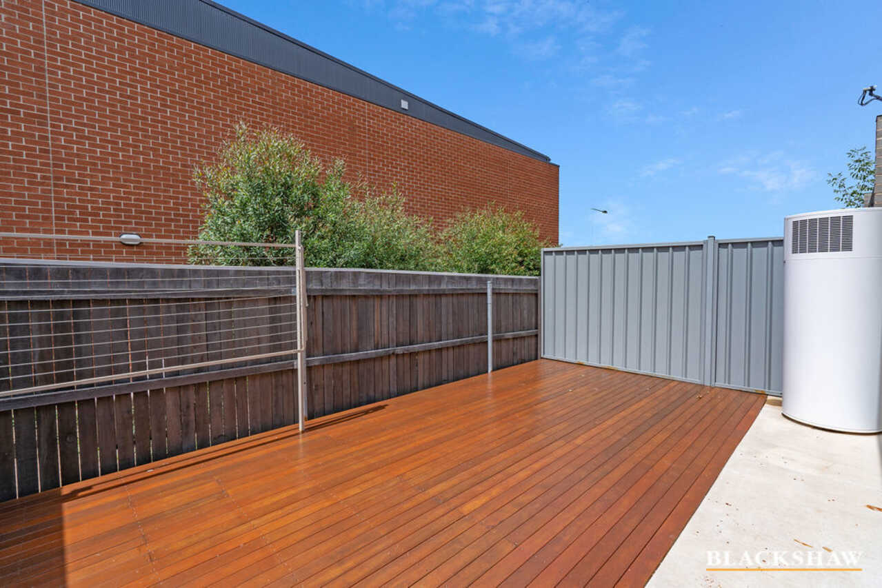 65/4 Pearlman Street Coombs
