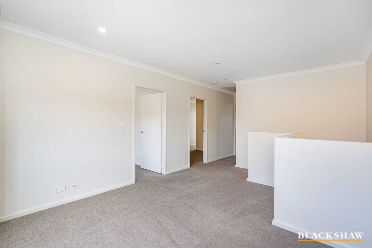 65/4 Pearlman Street Coombs