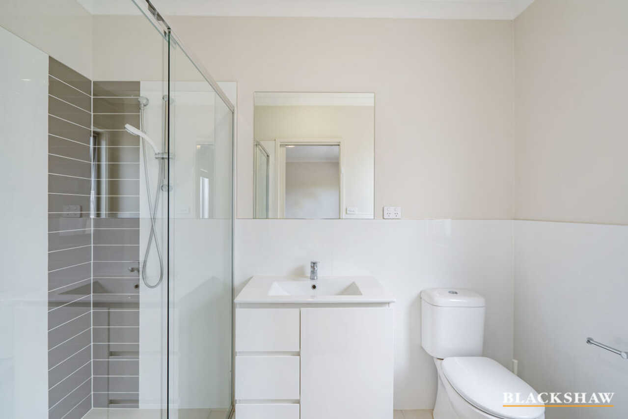 65/4 Pearlman Street Coombs