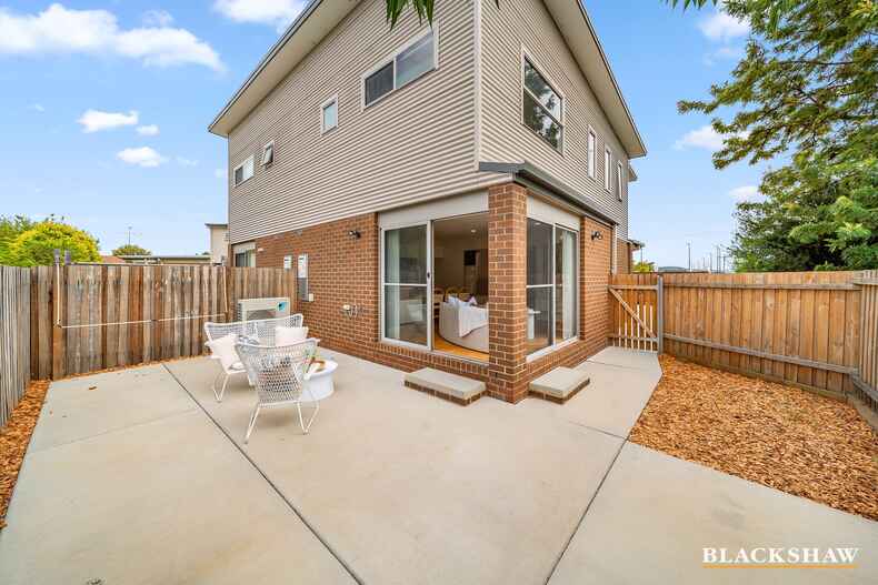 1/27 Yass Road Queanbeyan East