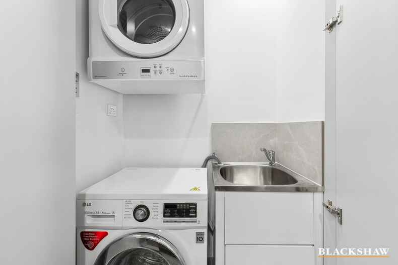 141/11 Irving Street Phillip 141/11 Irving Street Phillip