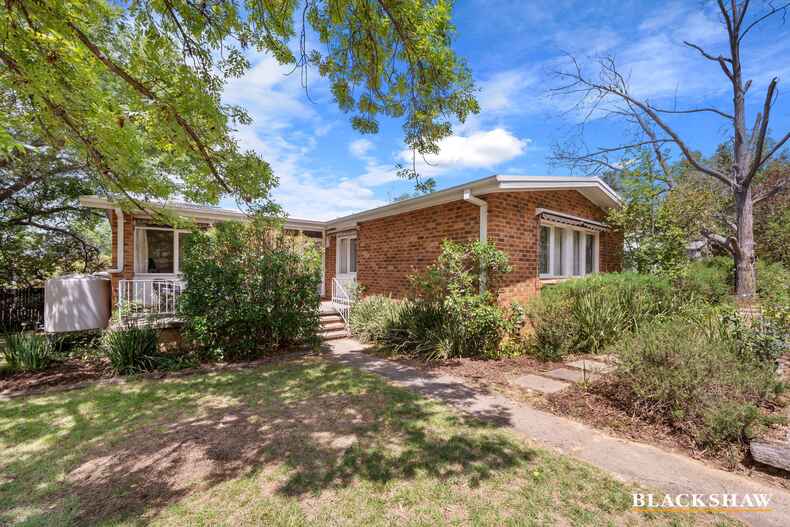 22 Mackennal Street Lyneham