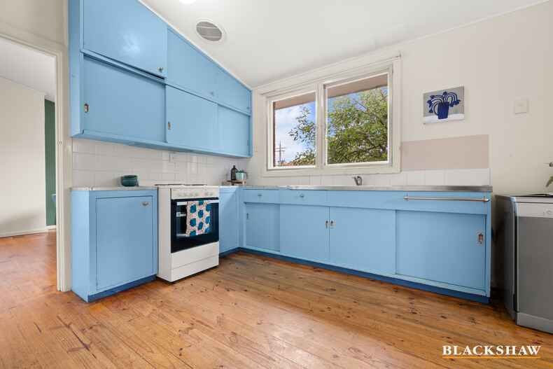 22 Mackennal Street Lyneham