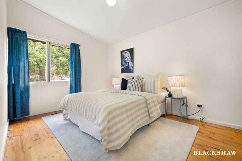 22 Mackennal Street Lyneham