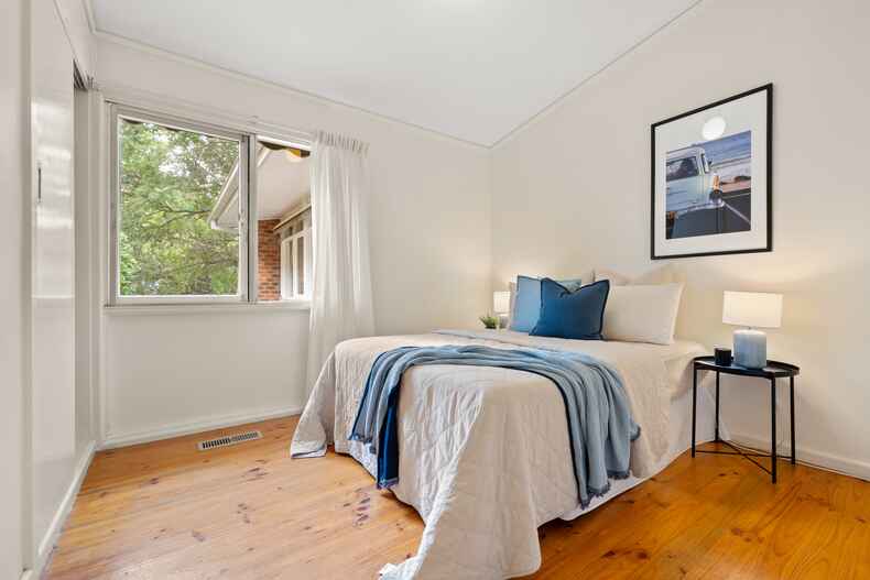 22 Mackennal Street Lyneham