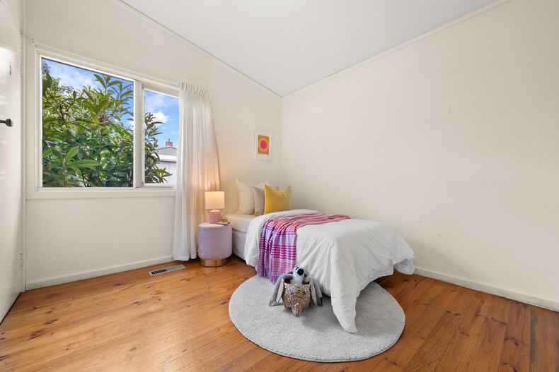 22 Mackennal Street Lyneham