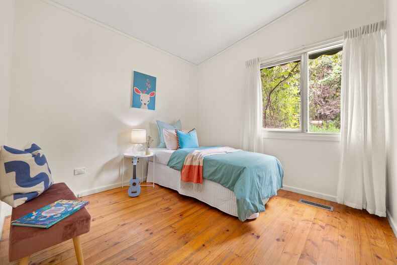 22 Mackennal Street Lyneham