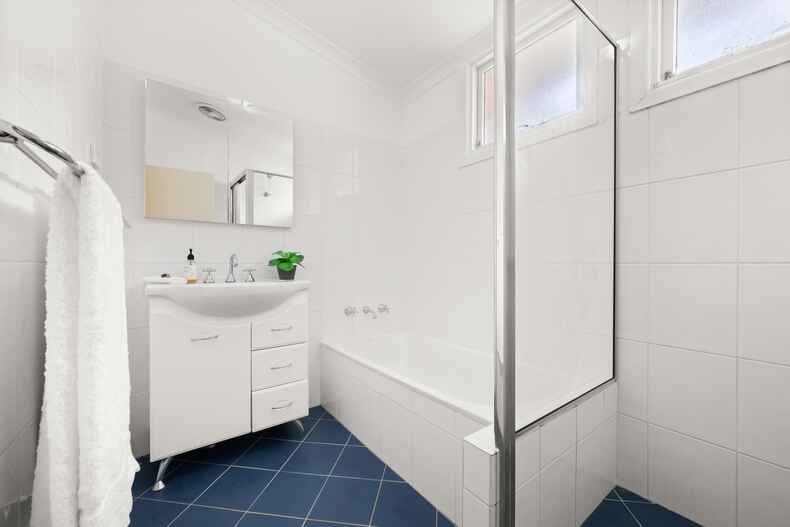 22 Mackennal Street Lyneham