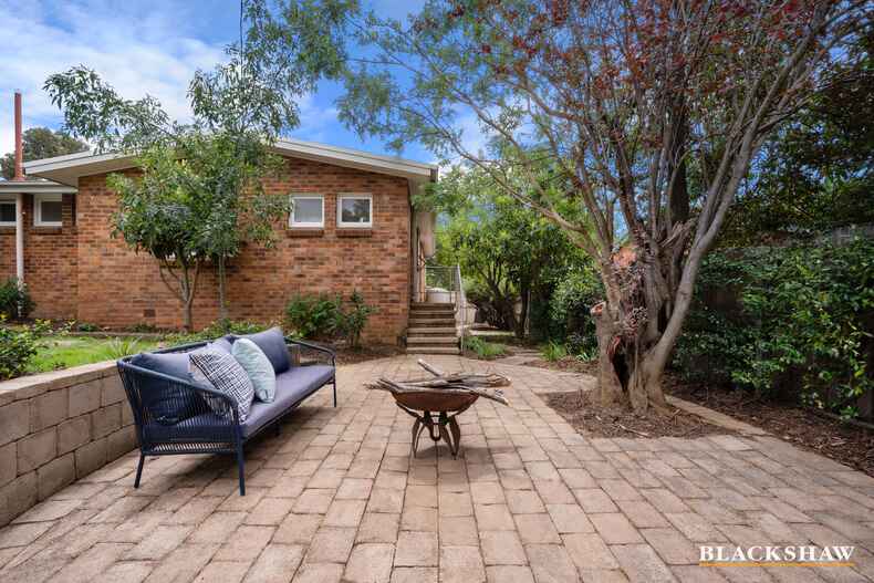 22 Mackennal Street Lyneham