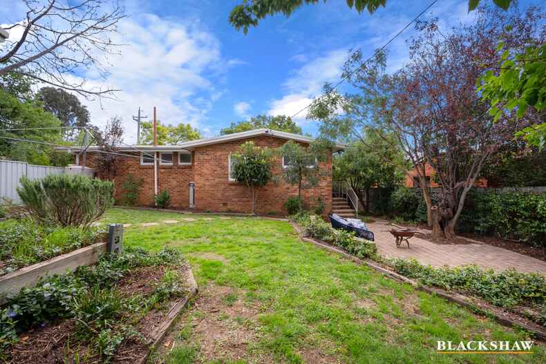 22 Mackennal Street Lyneham