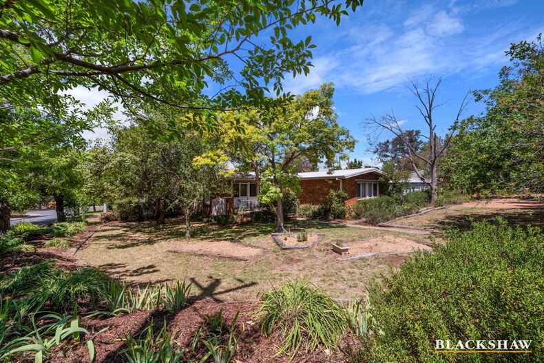 22 Mackennal Street Lyneham