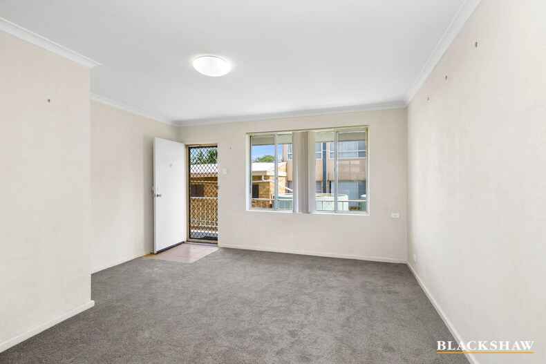 10/25 Macquoid Street Queanbeyan