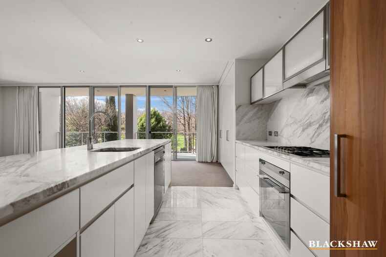 76/15 Coranderrk Street City