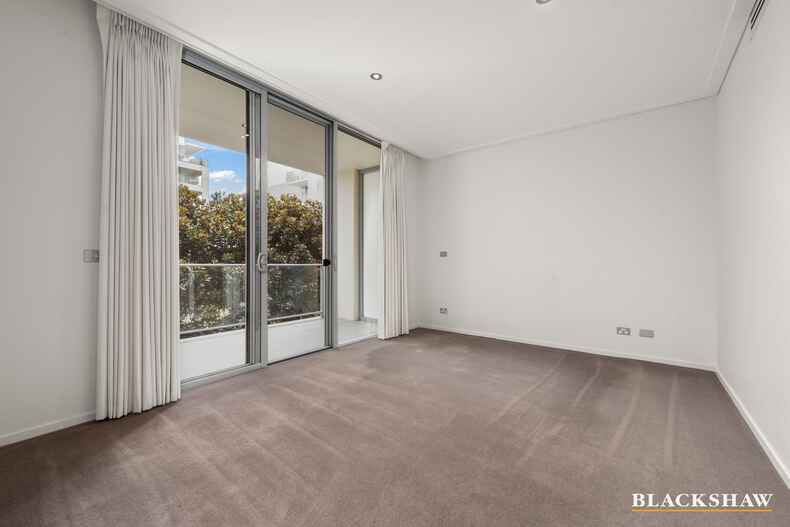 76/15 Coranderrk Street City