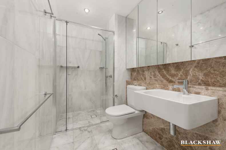 76/15 Coranderrk Street City