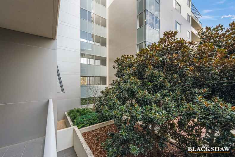 76/15 Coranderrk Street City